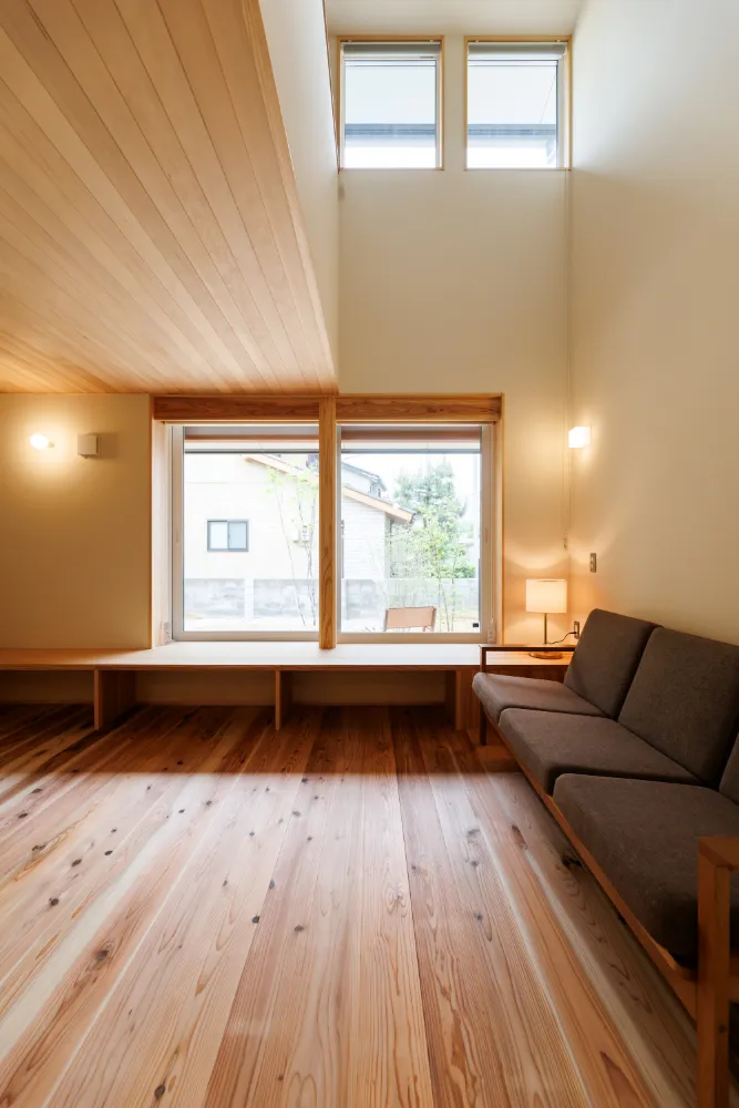 街中で豊かに暮らすお庭のある家