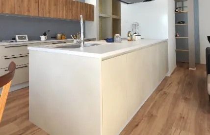 Bコース：背面フル収納式付、ペニンシュラキッチンへグレードアップ