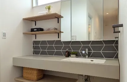 Bコース：造作洗面台（一部壁面タイル仕上げ込み）